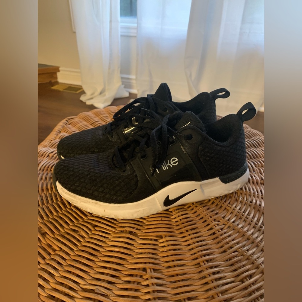 Nike women’s sneakers size 8. Only worn a few times, too narrow for me.